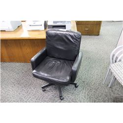 SCALI DURANTE BLACK LEATHER MID-BACK TILTER CHAIR