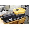 Image 1 : LOT OF 2 GUITARS & 2 GUITAR CASES