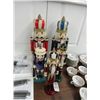 Image 1 : 5 Nutcrackers