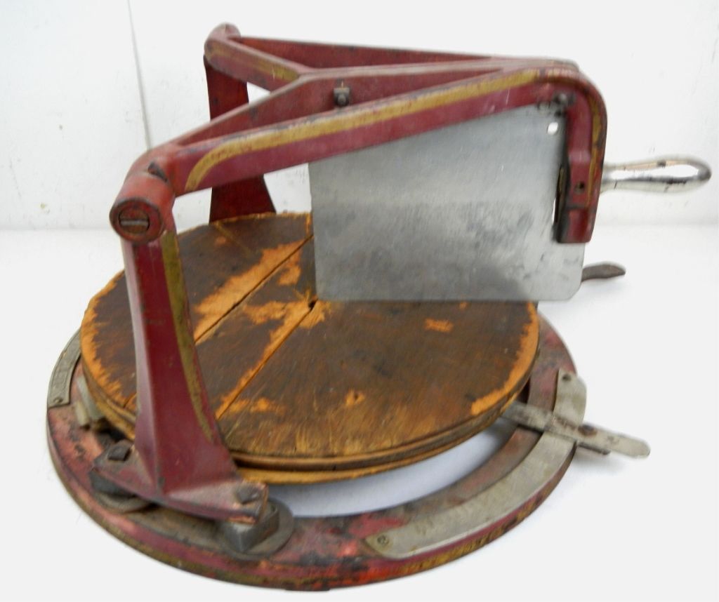 The Templeton Country Store Cheese Cutter