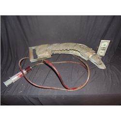 RETRACTABLE ALIEN CLAW RIG NO RESERVE HIGH BID GETS IT!