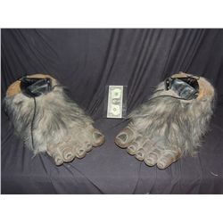 BIG GOOT YETI ABOMINABLE SNOWMAN SASQUACH CREATURE COSTUME FEET