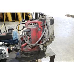 MILWAUKEE MAGNETIC DRILL PRESS