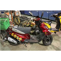 2006 RED ETON BEAMER MATRIX SCOOTER, 4,519 MILES, NO KEY.