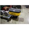 Image 1 : SNOWEX JUNIOR 325 SALT SPREADER