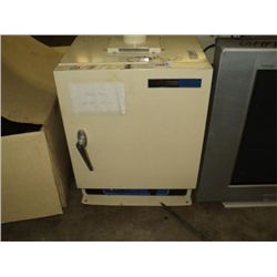 VWR 1300U Oven (print sequence:) 1060