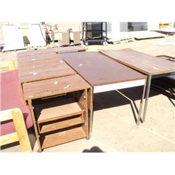 Lot: Office Tables