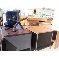 Lot: Office Desks