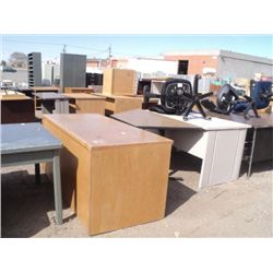 Lot: Office Desks