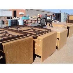 Lot: Office Furniture