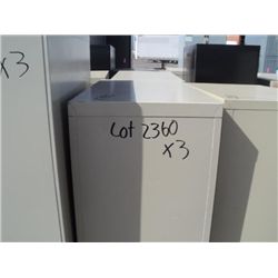 Lot: Filing Cabinets