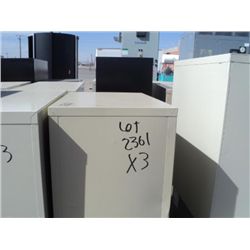 Lot: Filing Cabinets