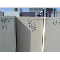 Lot: Filing Cabinets