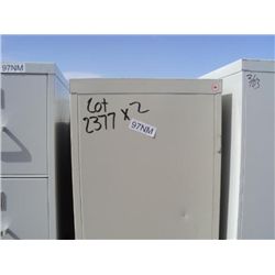 Lot: Filing Cabinets