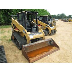 CAT 257B SKID STEER LOADER, S/N SLK03027, (05 YR ) GP BUCKET, TRACK TYPE, CANOPY