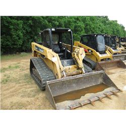JOHN DEERE CT332 SKID STEER LOADER, S/N 117700, GP BUCKET, TRACK TYPE, CANOPY, METER READING 2,844 H