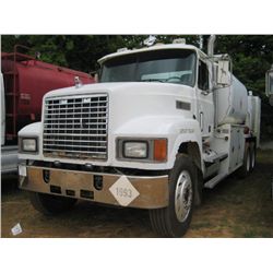 1999 MACK CH613 T/A FUEL & LUBE TRUCK, S/N 1MPZAA18YXXW101342, MACK 350 DIESEL ENG, 8LL TRANS, 12K F