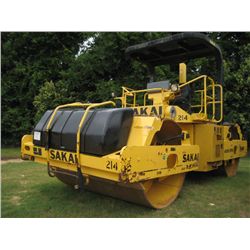 SAKAI SW900T TANDEM ROLLER, S/N 30115, (05 YR) 84" TANDEM DRUMS, VIBRATORY, WATER SYSTEM, METER READ