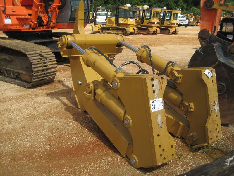 CAT D8R SINGLE SHANK RIPPER