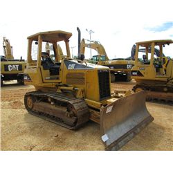 CAT D3G XL CRAWLER TRACTOR, S/N JMH02169 (06 YR) 6 WAY BLADE, 16  SBG, CANOPY, METER READING 2,560 H