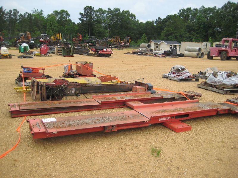 HUNTER CAR LIFT & FRONT END ALIGN MACHINE J.M. Wood Auction Company, Inc.