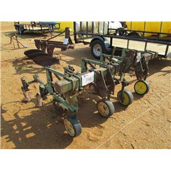 JOHN DEERE 4 ROW CULTIVATOR