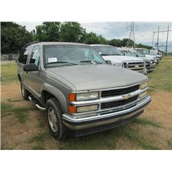 1998 CHEVROLET TAHOE 2 DOOR 4X4 SUV, S/N 3GNEK18R3WG127443, GAS ENG, A/T, A/C, P/S