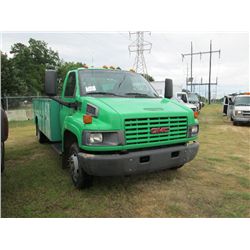 2006 GMC C5500 S /A SERIVCE TRUCK, S/N 1GDE5C12X6F424313, DURAMAX DIESEL ENG, A/T, A/C, P/S, TOOL BO