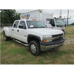 2001 CHEVROLET 3500 4X4 DUALLY PICKUP, S/N 1GBJK33141F187539, DURAMAX DIESEL ENG, A/T, A/C, P/S, CRE