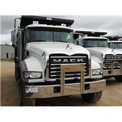 2013 MACK GU713 TRI-AXLE DUMP, S/N 014815, 405 HP MACK MP7 ENGINE, 10 SPD MACK TRANS, 44K REARS, 18K