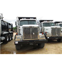 2007 WESTERN STAR TRI-AXLE DUMP, S/N 5KKHAECVX7PX46032, 460 HP MERCEDES ENG, A/T, 46K REARS, 20K FRO