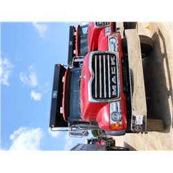 2007 MACK CV713 TRI-AXLE DUMP, S/N 1M2AG11CX7M064981, AMI 335 MACK ENG, T310M TRANS, 44K REARS, P/S,