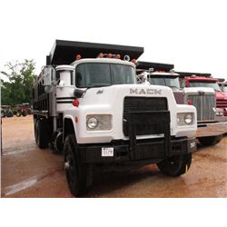1987 MACK RD686SX TRI-AXLE DUMP, S/N 1M2P140C5HA015267, MACK 300 DIESEL ENG, 6 SPD MACK TRANS, 58K R