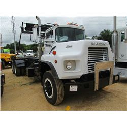 1989 MACK DM690S T/A ROLLOFF, S/N 1M2B197C5KM004529, EM6 300L MACK DIESEL ENG, 6 SPD TRANS, P/S, A/C