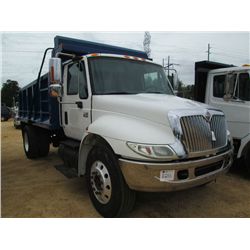 2003 INTERNATIONAL 4400 S/A DUMP, S/N DT466 DIESEL ENG, A/T, 22K REARS, 12K FRONT, A/C, P/S, 14' DUM