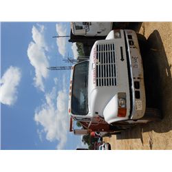 1995 INTERNATIONAL 4700 S/A FLATBED, S/N 1HTSCACM4SH622676, DT408 INTL ENG, 5 SPD TRANS, A/C, P/S, 2