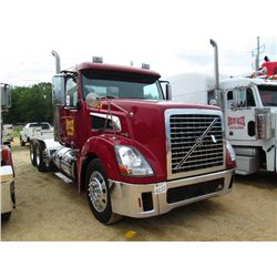 2007 VOLVO TRI-AXLE TRUCK TRACTOR, S/N 4V4LC9KK77N243, VOLVO DIESEL ENG 550 HP D16, 18 SPD TRANS, 40