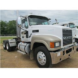 2005 MACK CH600 TRUCK TRACTOR, S/N 1M1AJ06Y15N001330, 350 HP MACK ENG, 10 SPD TRANS, MACK REARS, P/S