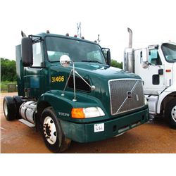 2002 VOLVO S/A TRUCK TRACTOR, S/N 4V4M19RF82N320719, DETROIT S60 33 HP ENGINE, 9 SPD TRANS, 20K REAR