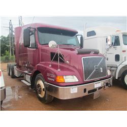 1999 VOLVO T/A TRUCK TRACTOR, S/N 4VG7DAJJ1XN784628, N14 500 HP CUMMINS DIESEL ENG, 10 SPD TRANS, 36