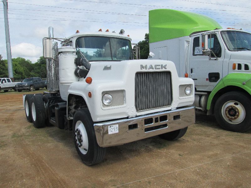 MACK R685ST T/A TRUCK TRACTOR, S/N R6855T66713, 237 HP MACK ENG, 38K ...