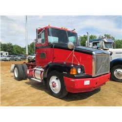 1993 VOLVO S/A TRUCK TRACTOR, S/N 4VIVBBREOPN657082, S60 350HP DETROIT ENG, 10 SPD TRANS, 22K REARS,