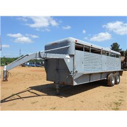 1983 18' GOOSENECK T/A HORSE TRAILER, S/N TS9MT232XDT959043, SIDE & REAR DOORS