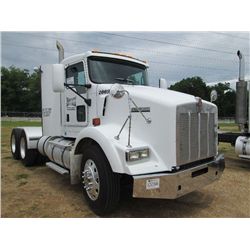 2006 KENWORTH T800 T/A TRUCK TRACTOR, S/N 1XKDDU9X26J152009, 430 HP CAT C13 DIESEL ENG, 10 SPD TRANS
