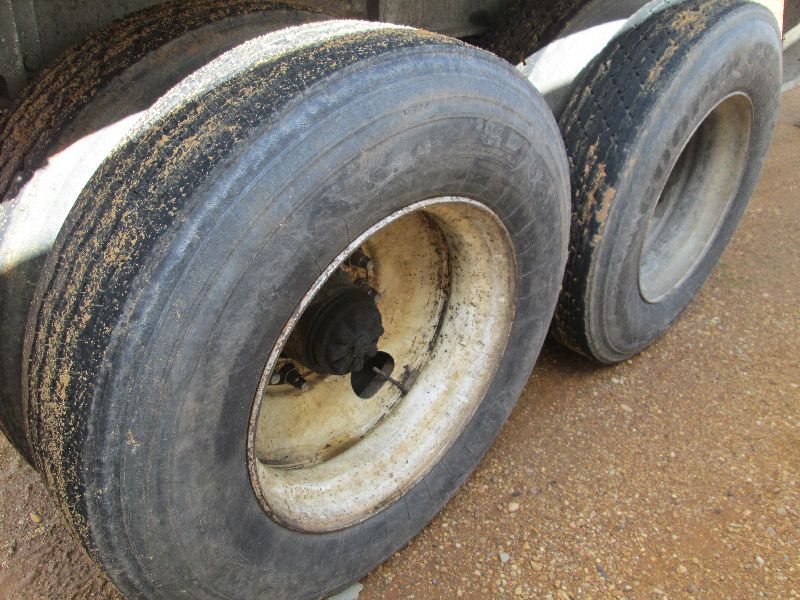 28' ALUMINUM DUMP TRAILER, S/N 781580, 11R24.5 TIRES, STEEL DISC WHEELS