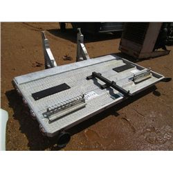 ALUMINUM HEADACHE RACK