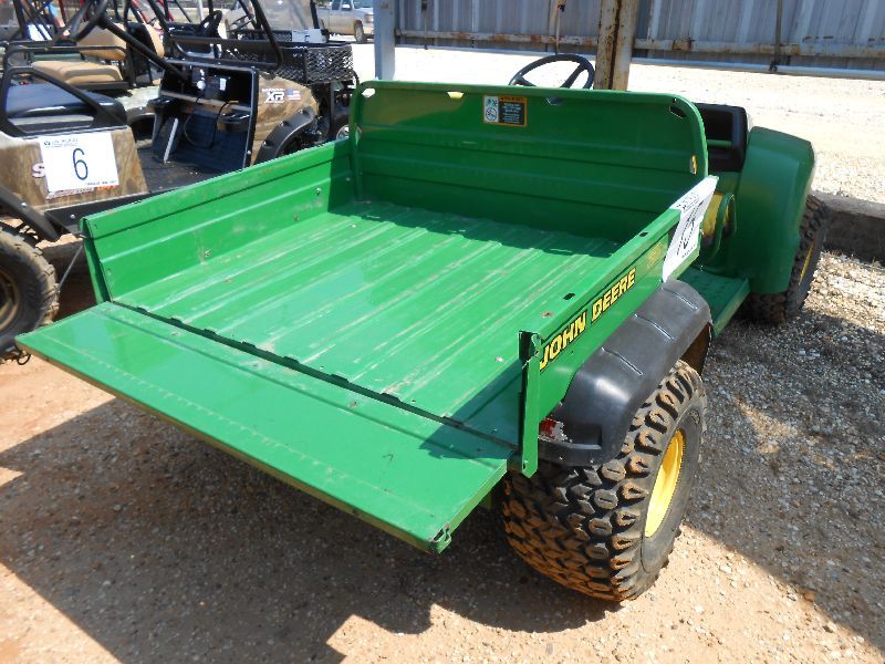 JOHN DEERE 4X2 GATOR, S/N W004X2X085896, DUMP BED, TAILGATE, METER