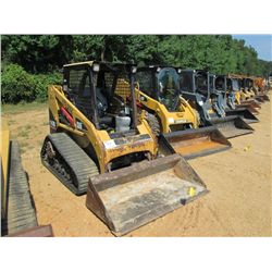 CAT 247B SKID STEER LOADER, S/N MTL00832, TRACK TYPE, GP BUCKET, CANOPY