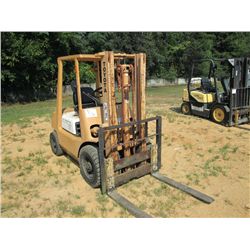 TOYOTA 2FGH20 FORKLIFT, S/N 10465, 4,000# CAP, 2 STAGE, ROLLBAR