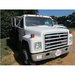 1989 INTERNATIONAL S1900 S/A FUEL AND LUBE TRUCK, S/N 1HTLDTVN2KH662144, DT466 IH DSL ENG, 5-2 SPEED